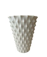 beyaz-dekoratif-halka-vazo-modern-seramik