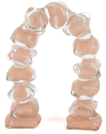pembe-renkli-kemer-seklinde-ufleme-cam-obje-modern-salon-dekoru