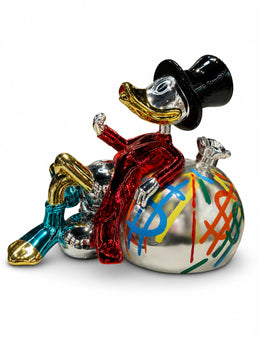 Scrooge McDuck Para Çuvalı Dekoratif Heykel | Krom Metalik Sanat Figürü | 38x60x48 cm