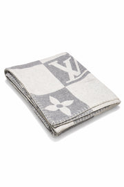 Gri Desenli Battaniye