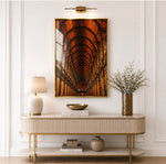 Gold çerçeveli tarihi kütüphane temalı 70x10 cm tablo, krem konsol üzerinde hol dekorasyonu