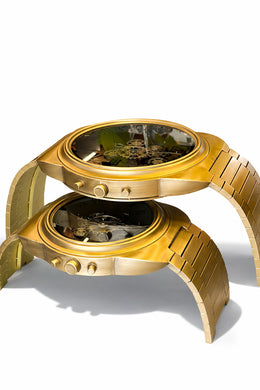 dev-kol-saati-sehpa-mekanik-hareketli-metal-tasarim